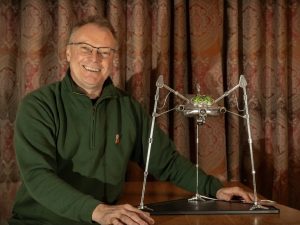 HG Wells War of the Worlds mood Lamp