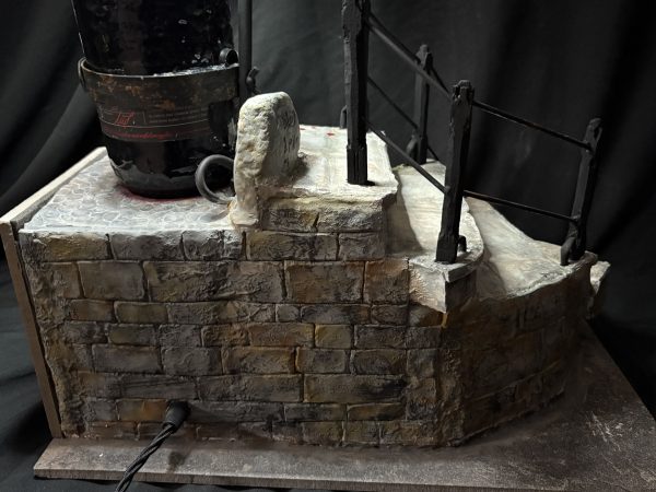 Dracula Whitby lamp - Image 10