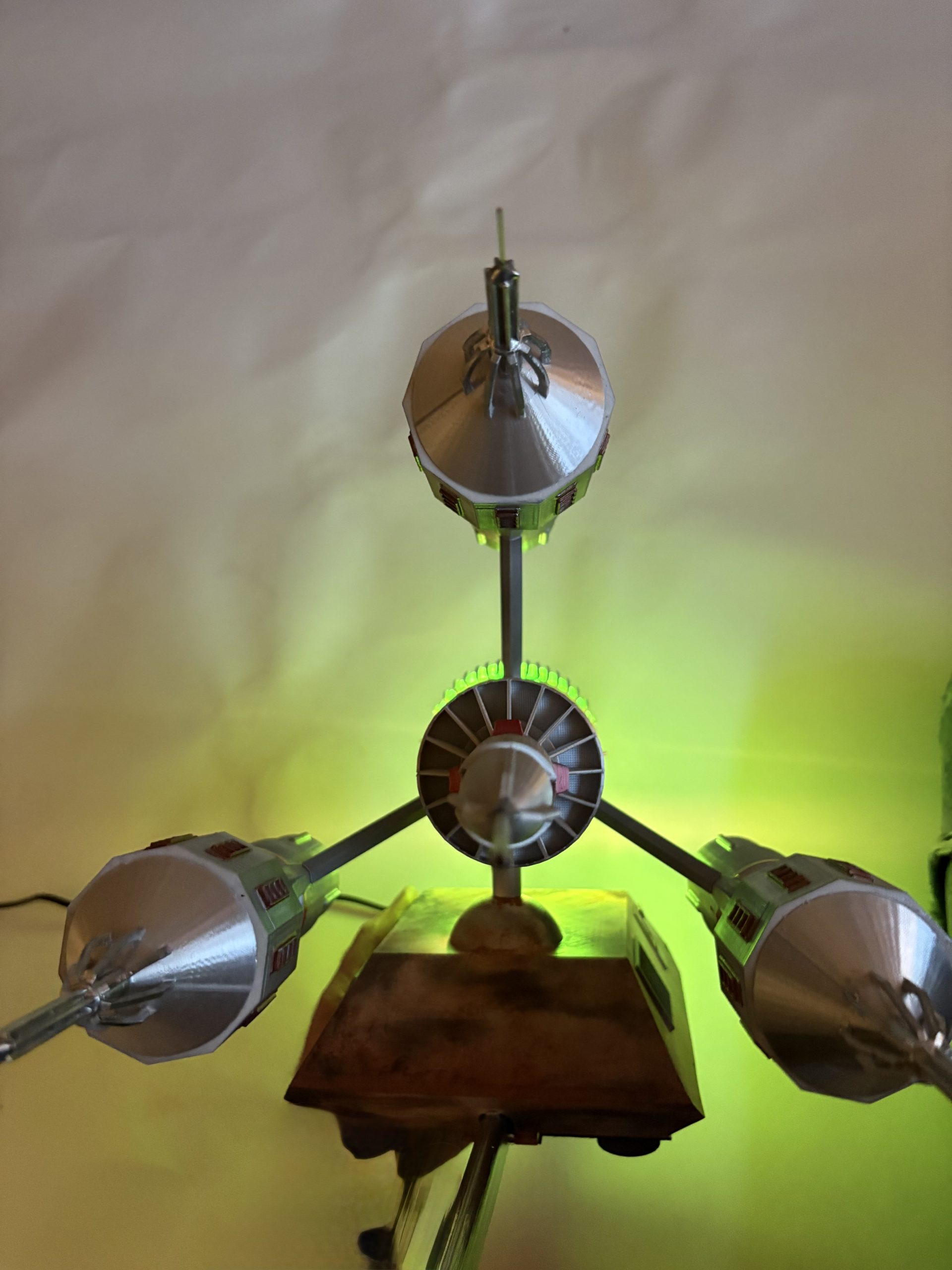 Blake’s 7 The Liberator/The Obsidian lamp - Image 8