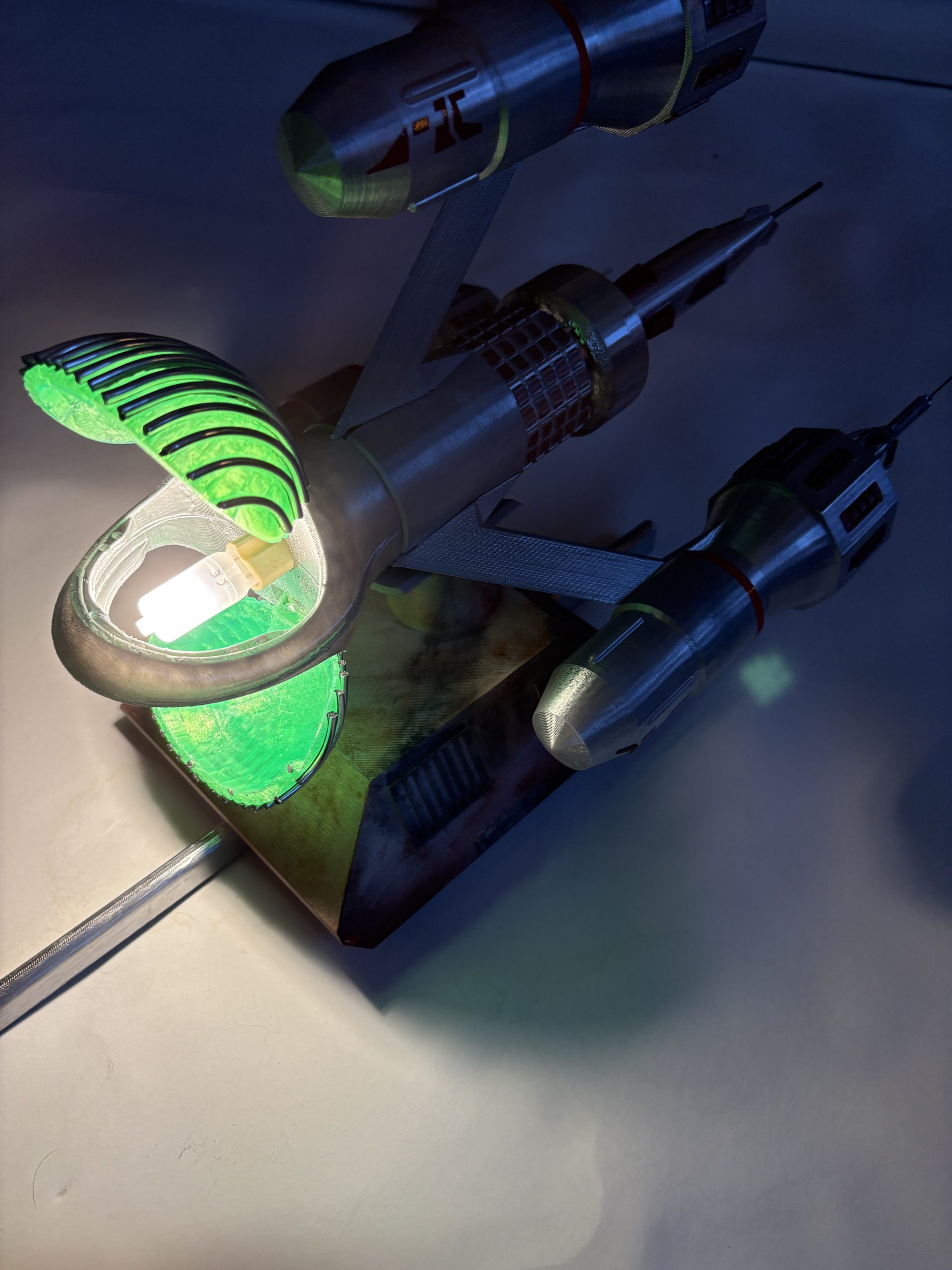 Blake’s 7 The Liberator/The Obsidian lamp - Image 10