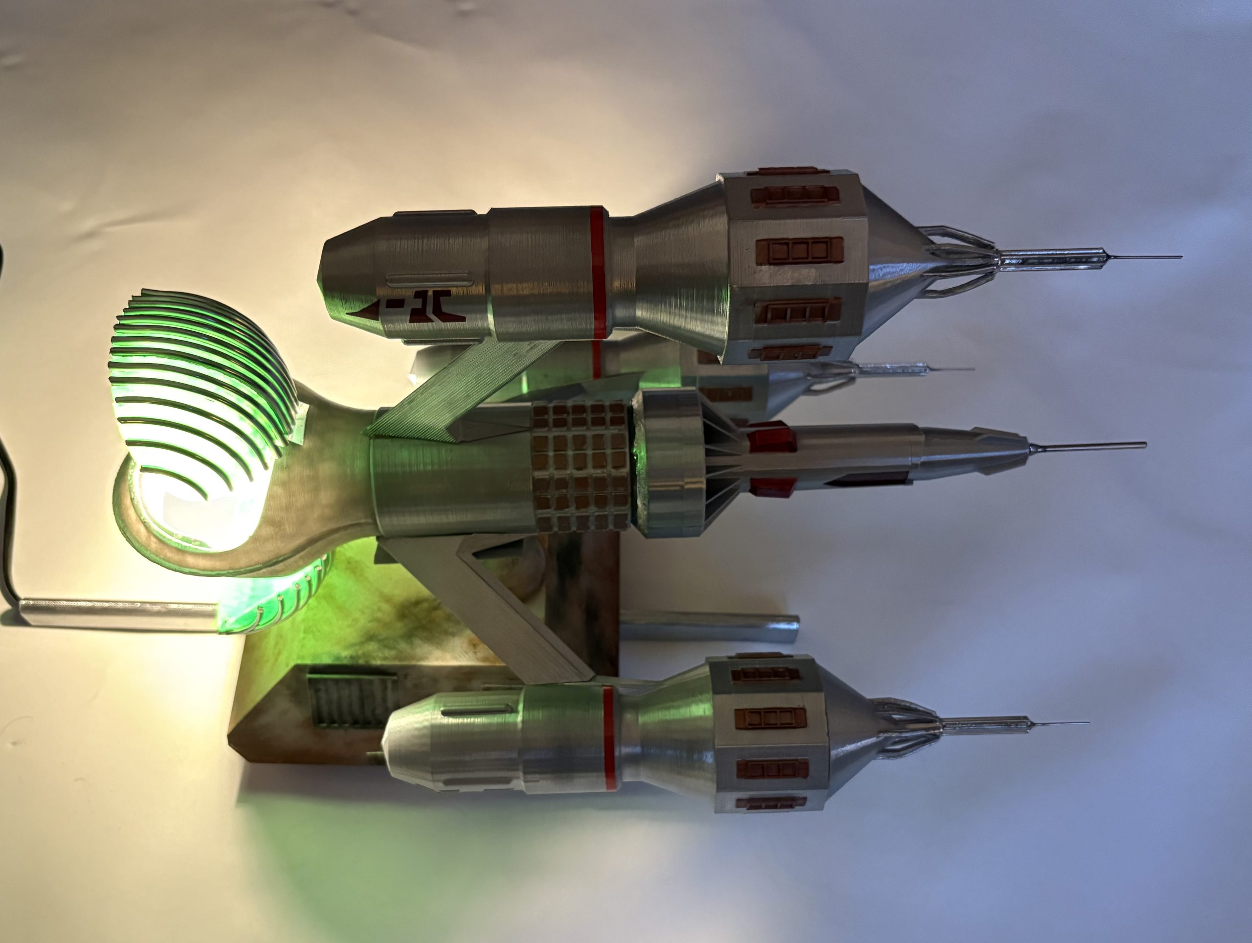 Blake’s 7 The Liberator/The Obsidian lamp - Image 9