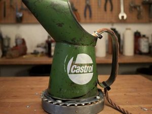1952 Castrol Gear intact lamp