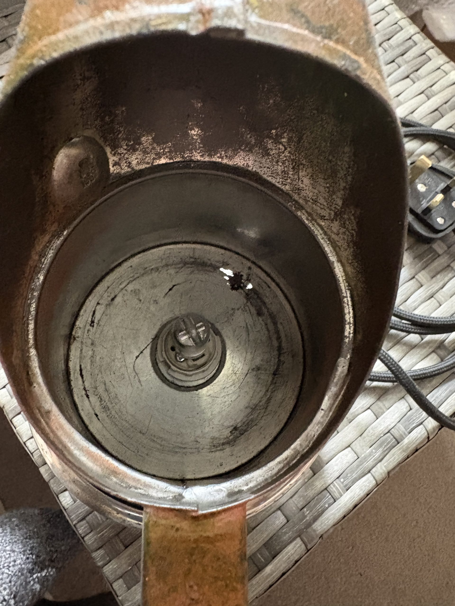 Vintage Shimmer – Upcycled 1954 Oil Pourer & Singer Flywheel Lamp - Image 6