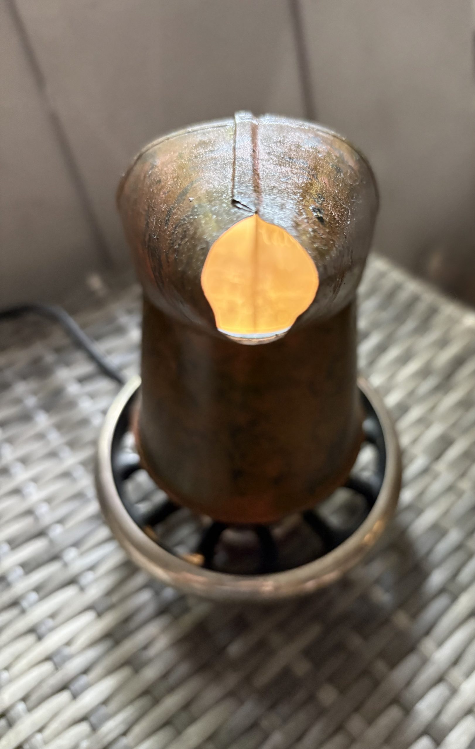 Vintage Shimmer – Upcycled 1954 Oil Pourer & Singer Flywheel Lamp - Image 5